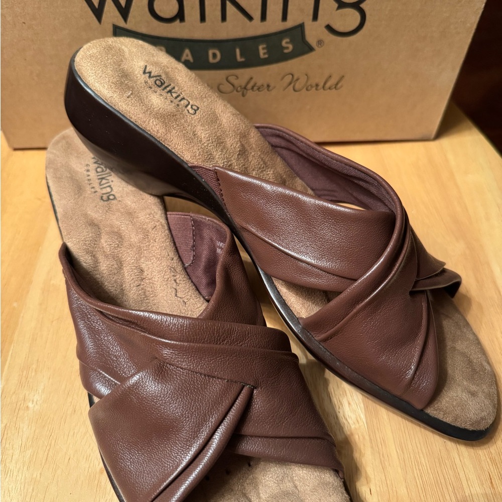 Walking Cradles 11 M Leather sandals Rich Brown SOFT cushion flexible sole NEW